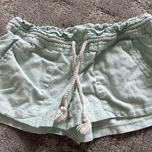 Oceanside Roxy brand linen short